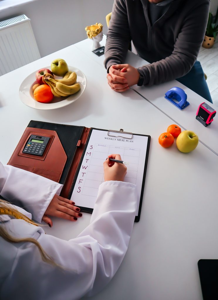 Nutrition consultation focused on practical meal planning