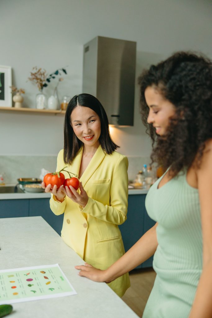 Nutritionist discussing healthy food choices with a client