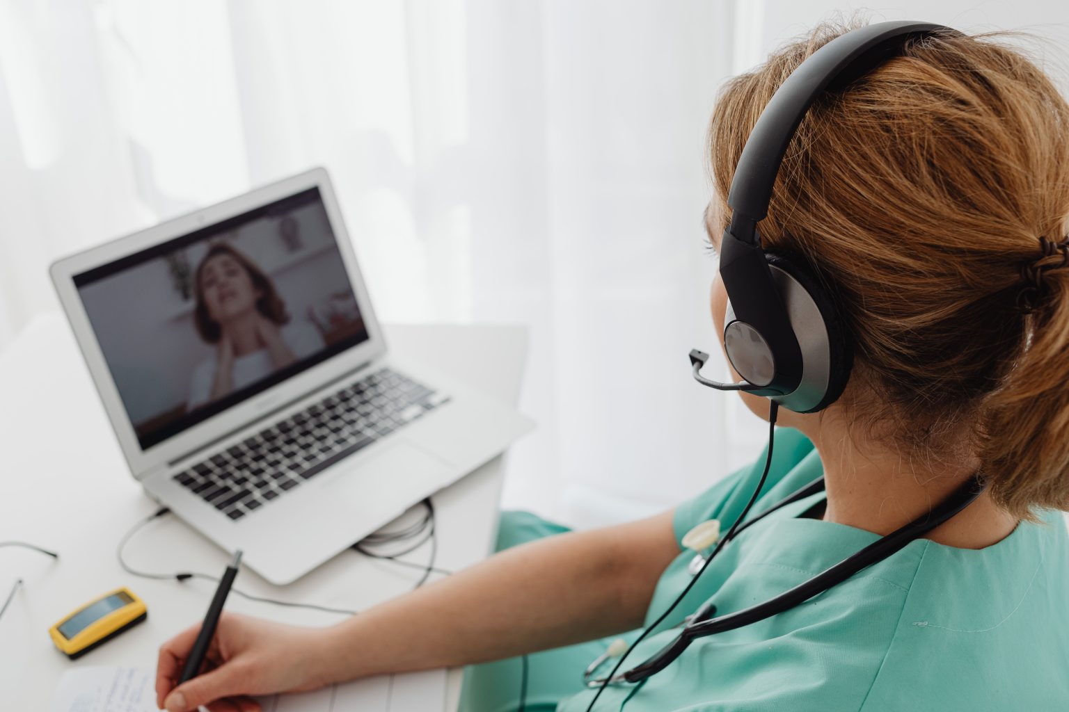 Online fitness consultation over a video call