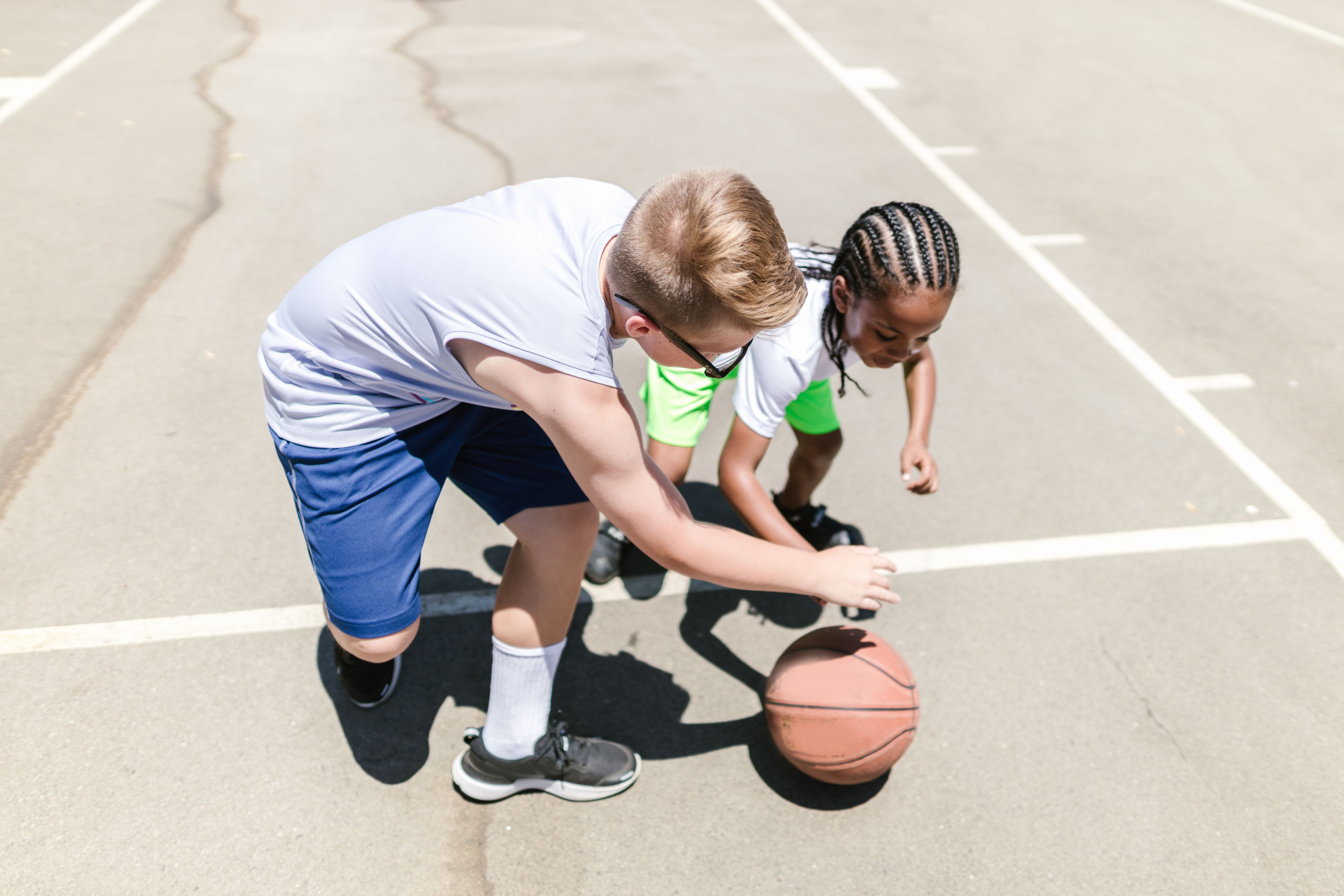 Coach supporting an active client during a consultation