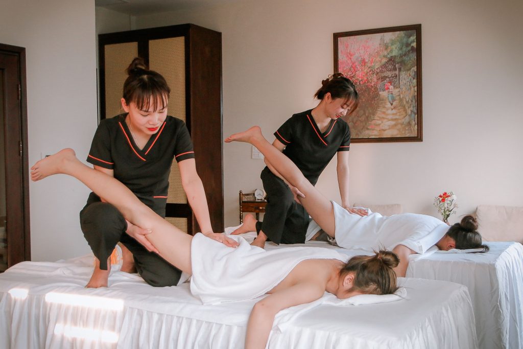 Beginner Pilates reformer class