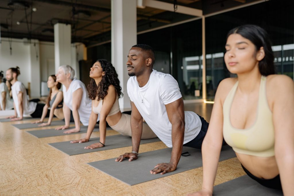 Body-Positive Fitness Gym – diverse group fitness class