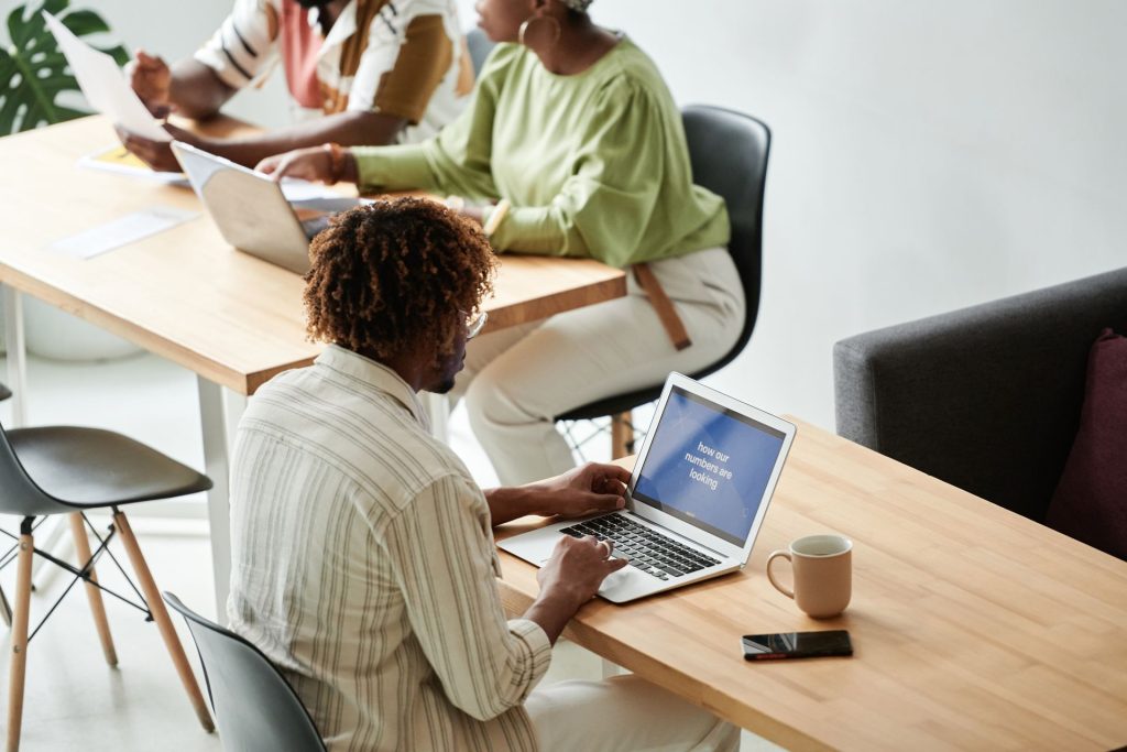Co-working Gym – coworking space laptop