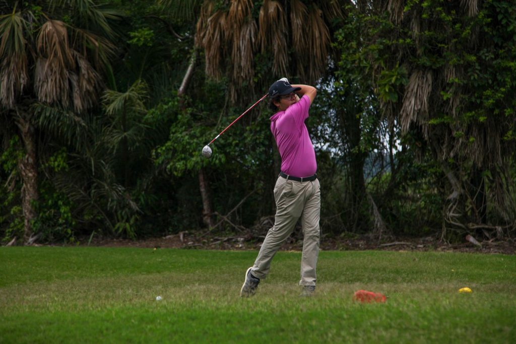 Golf Fitness Gym – golfer swing