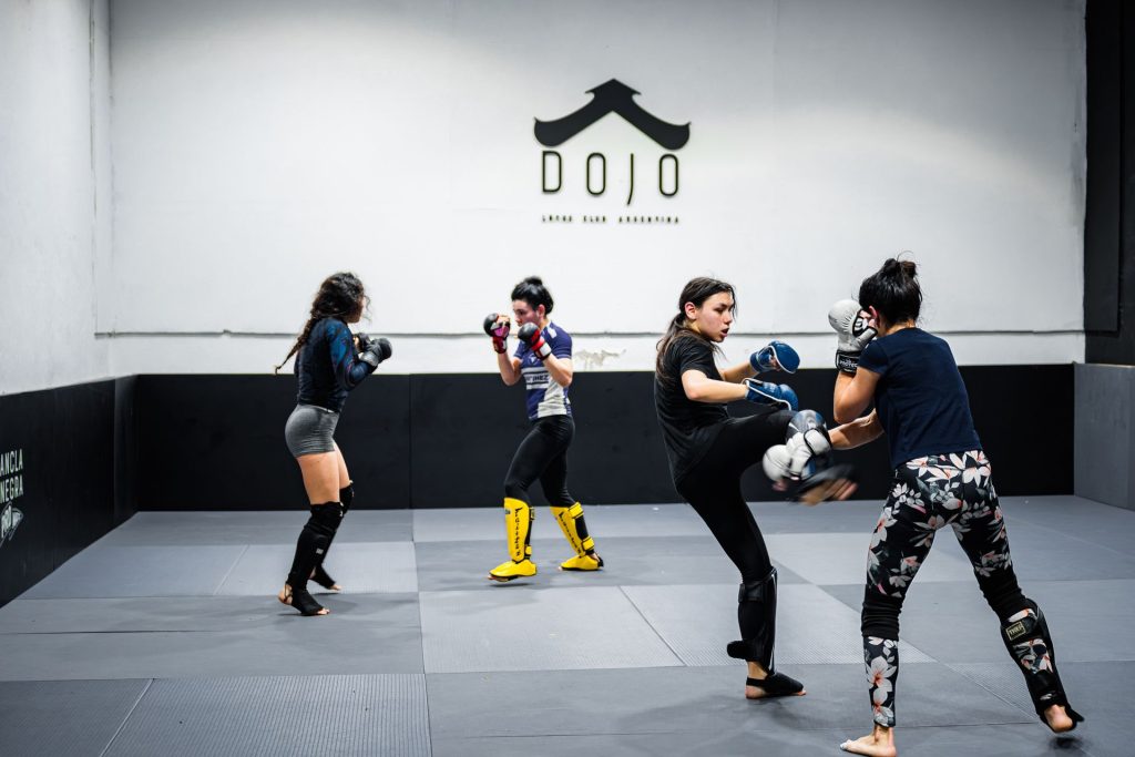 Kickboxing Fitness Studio – kickboxing fitness class