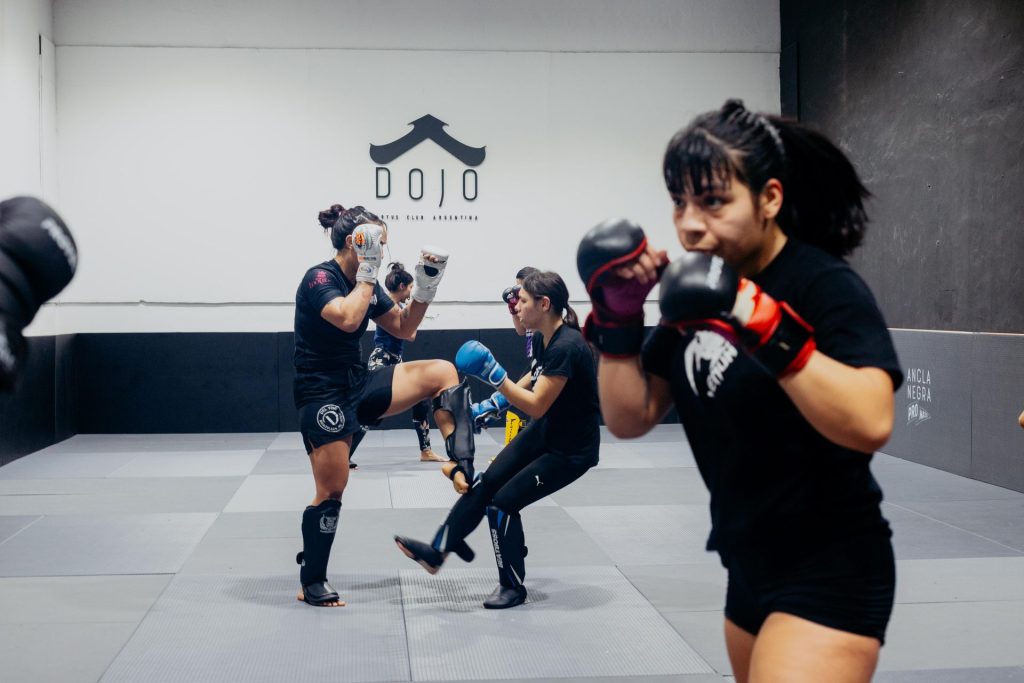Kickboxing Fitness Studio – kickboxing fitness class
