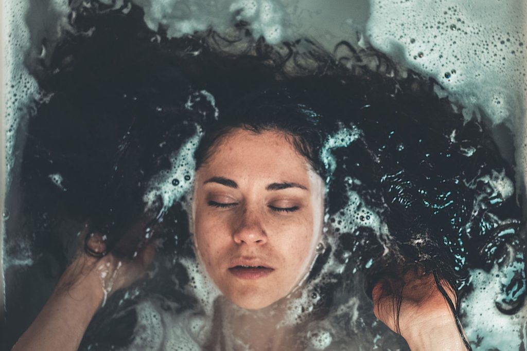 Recovery & Cryotherapy Gym – ice bath recovery