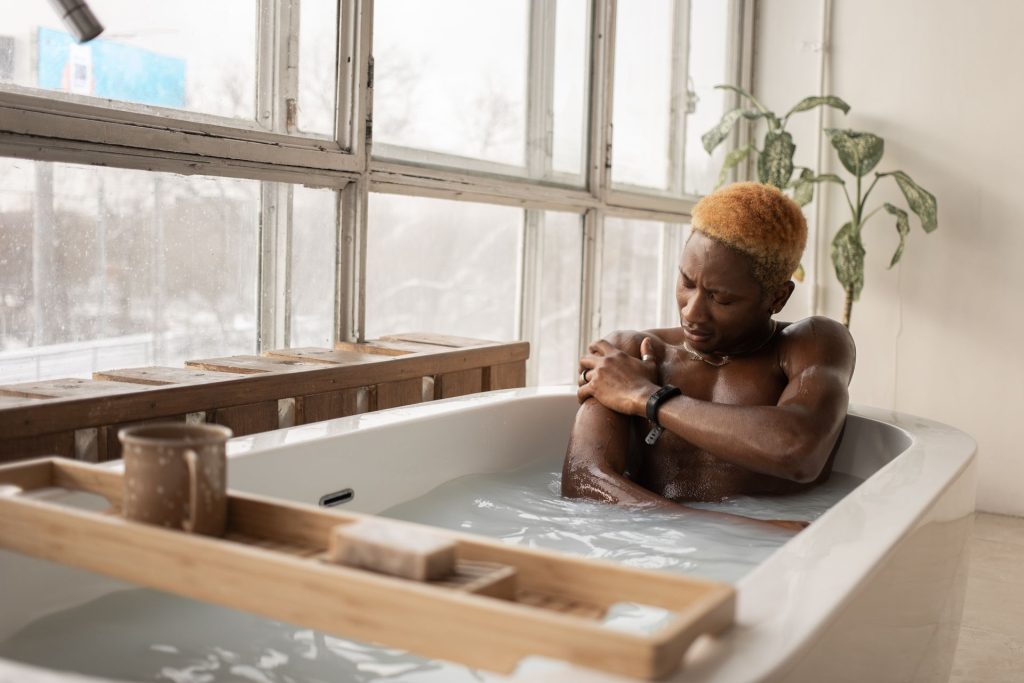Recovery & Cryotherapy Gym – ice bath recovery