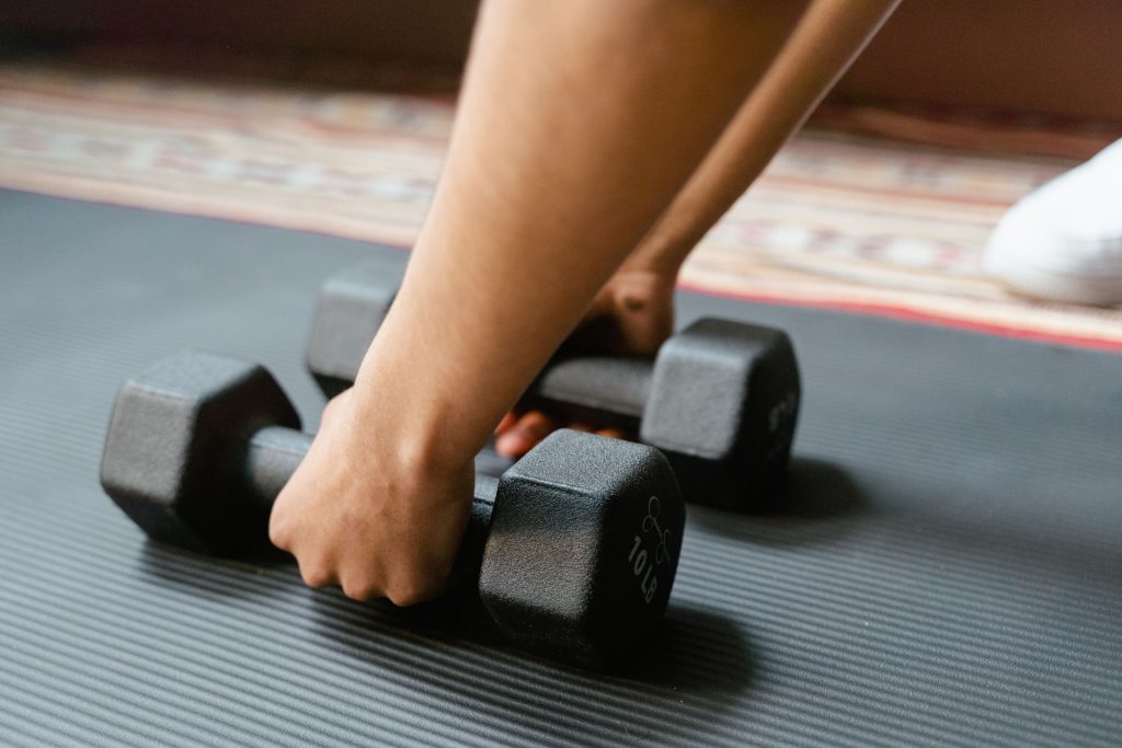 Yoga Sculpt Studio – yoga with dumbbells