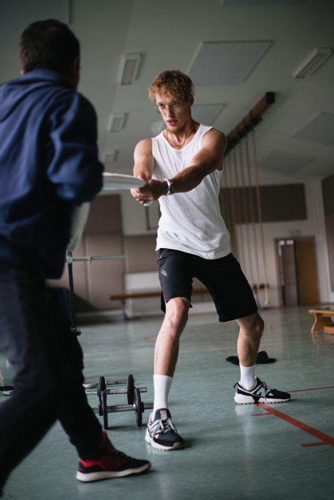 Coach supporting an active client during a consultation
