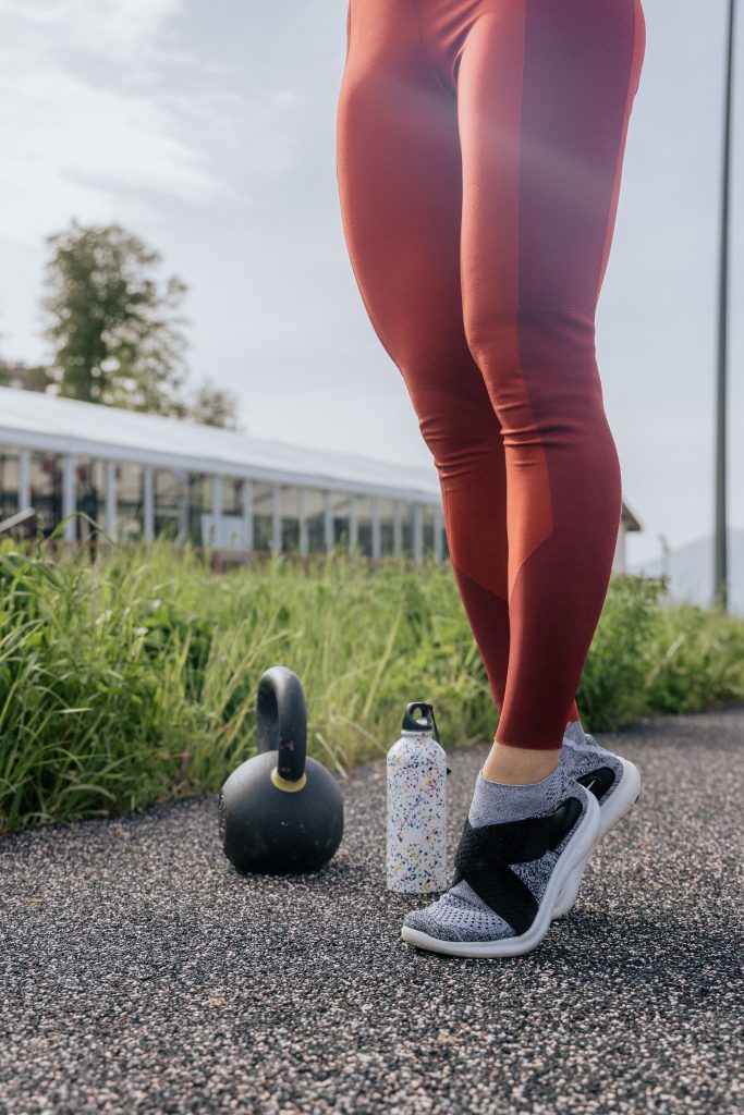 Outdoor bootcamp group fitness training 6