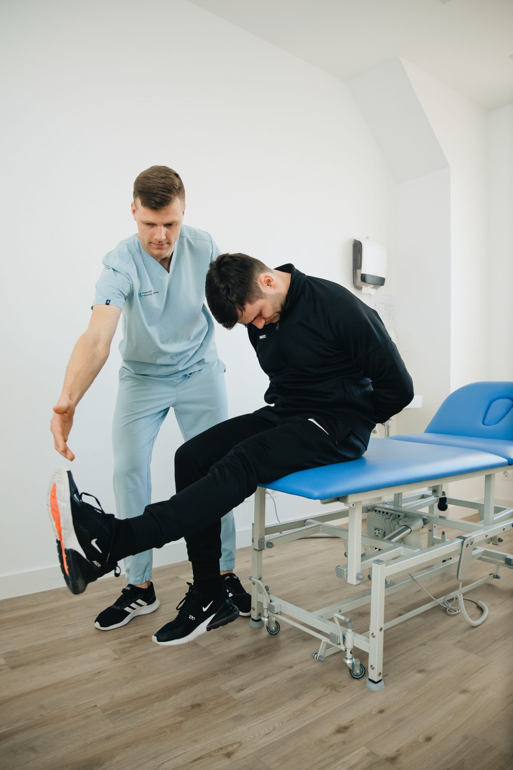 Athlete progressing strength during a rehabilitation package
