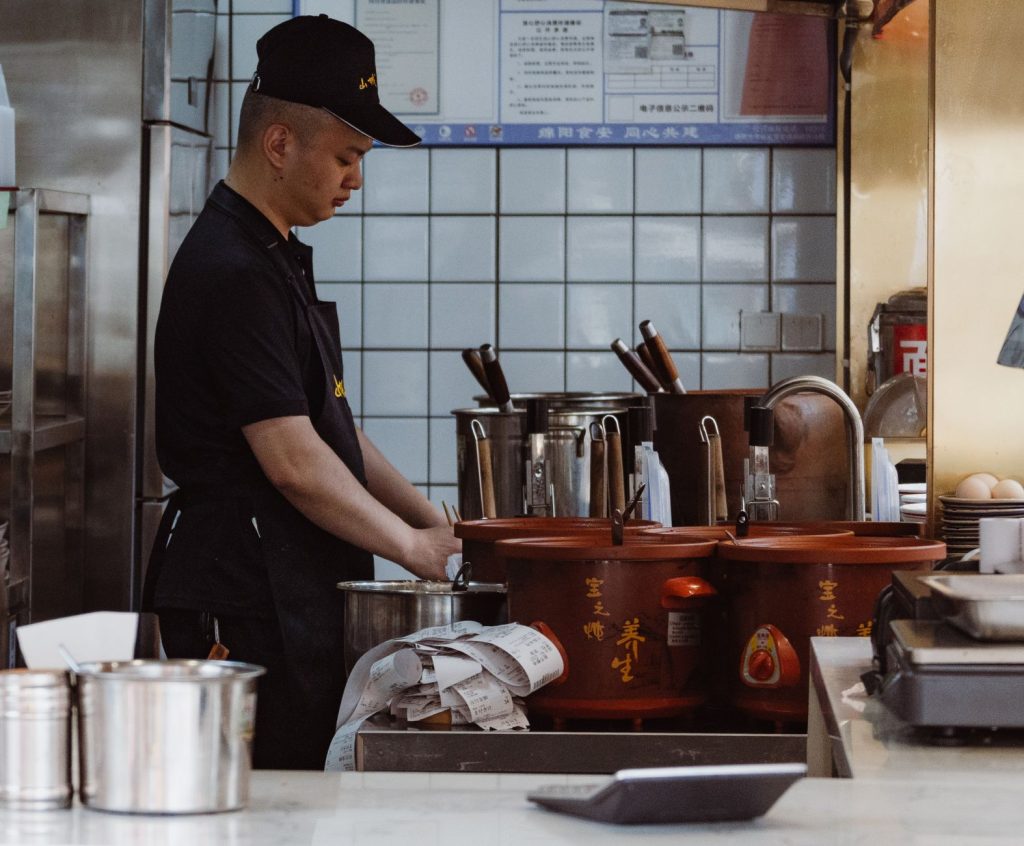 Real-world Chinese Restaurant & Online Dining