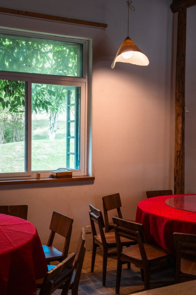Real-world Chinese Restaurant & Online Dining