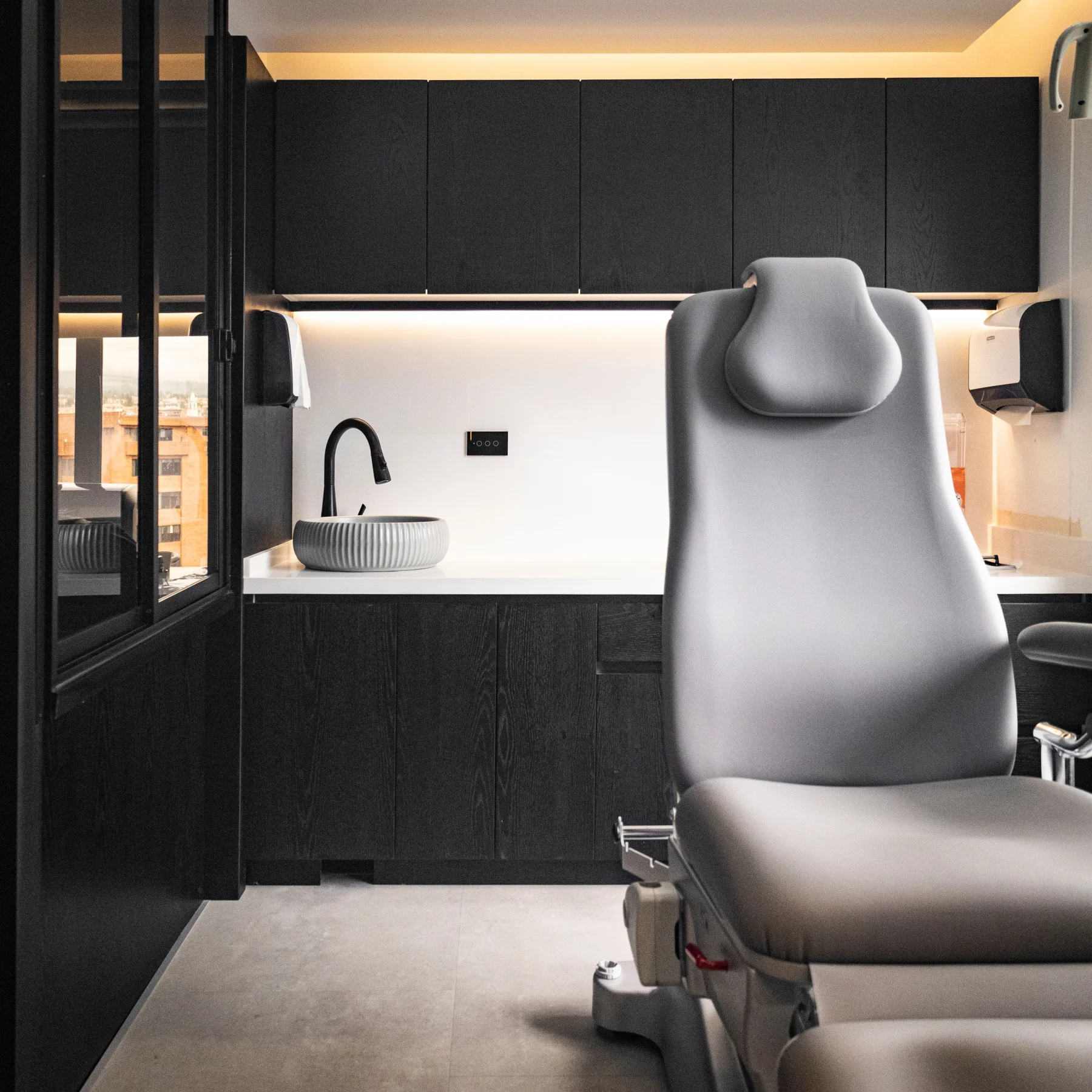 Modern Dental Clinic