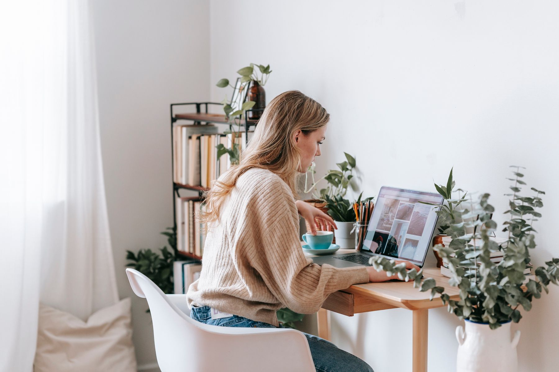 Turn freelance expertise into a professional client journey.