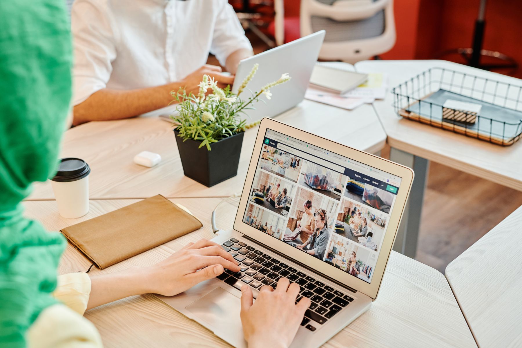 Show services, process and portfolio without overselling.