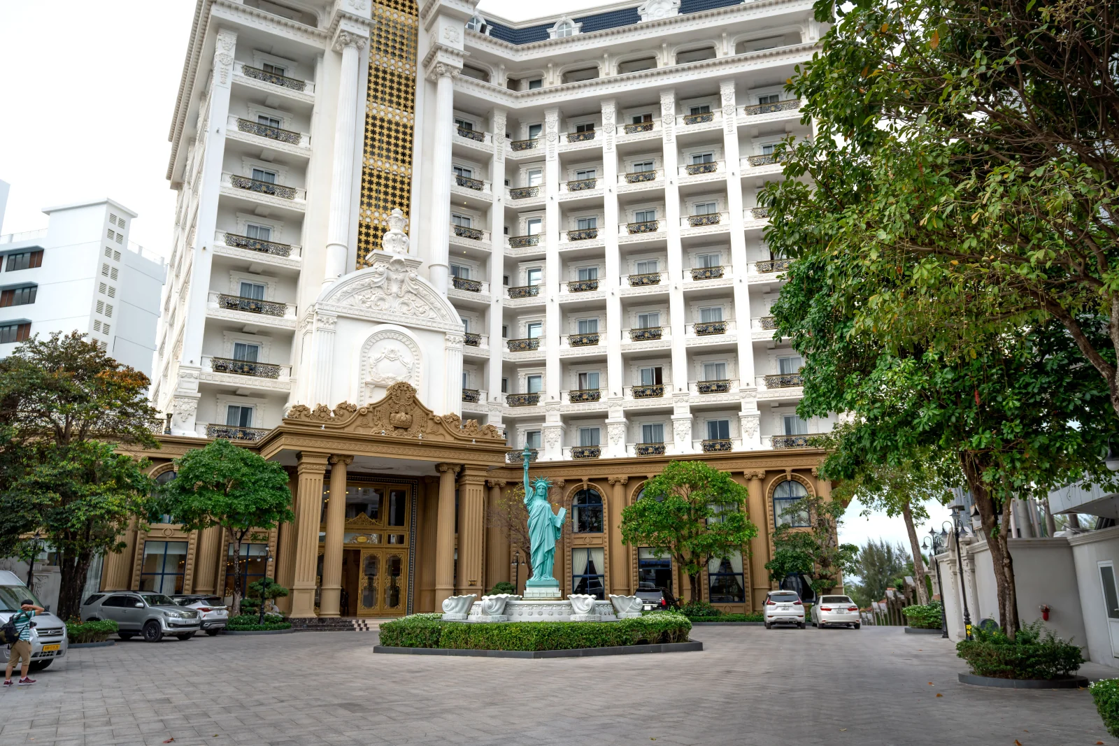 Nexolume Hotel & Resort
