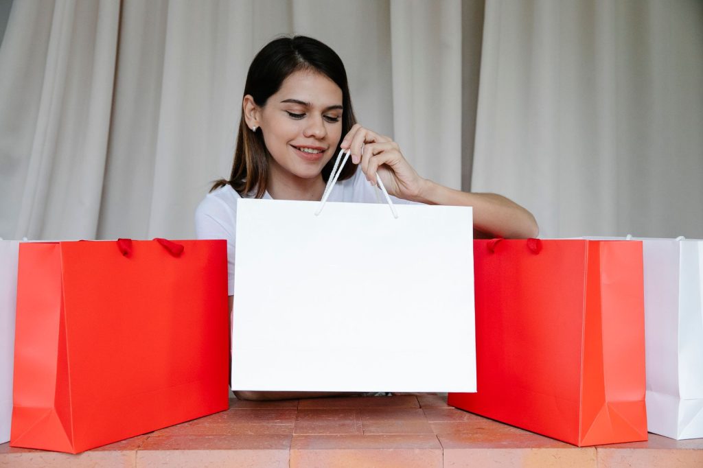 Real-world Ladies Bags & Handbags Store