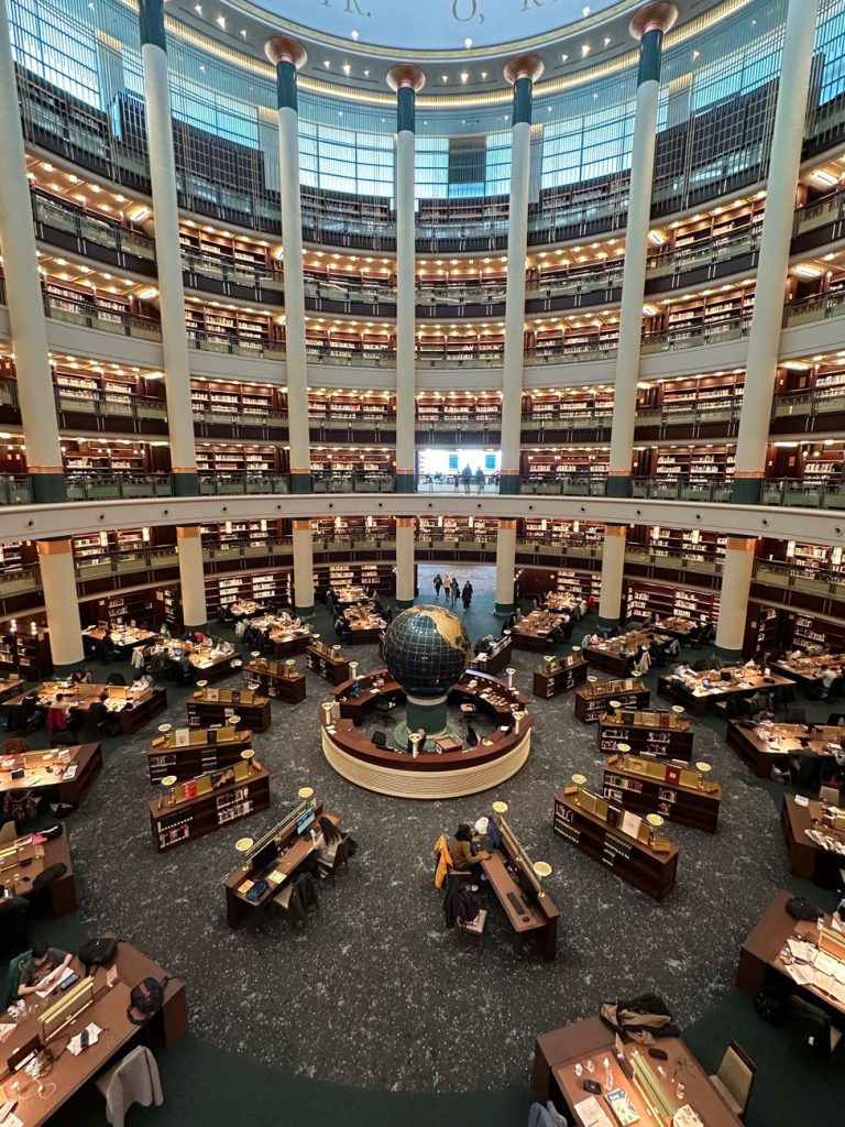 Library & Reading Center
