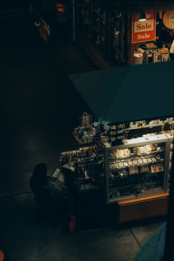 Real-world Mobile Accessories Store