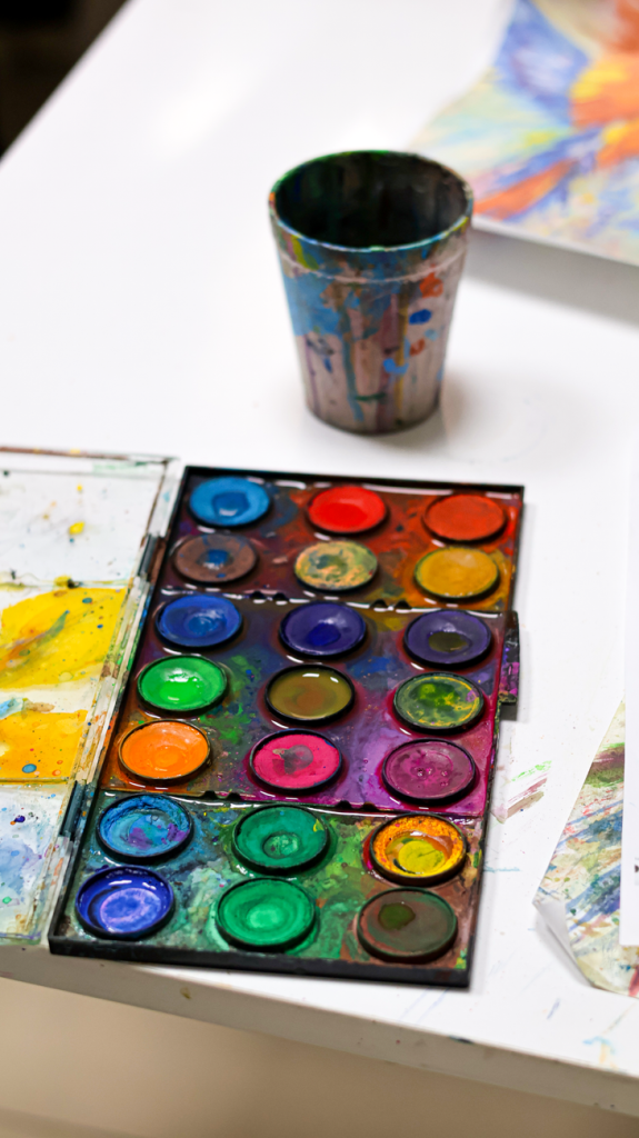 Paints & Decorating Store