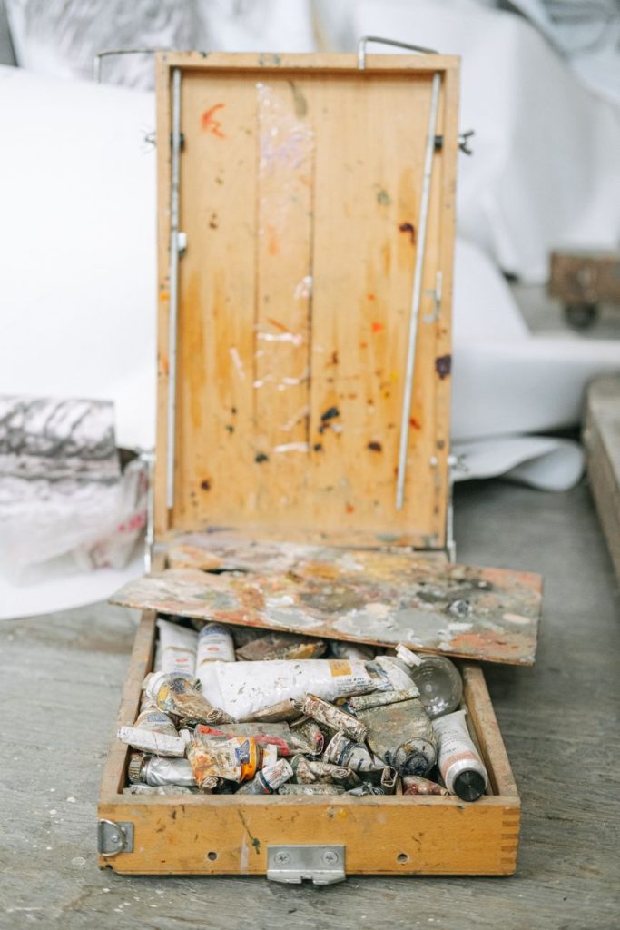 Paints & Decorating Store