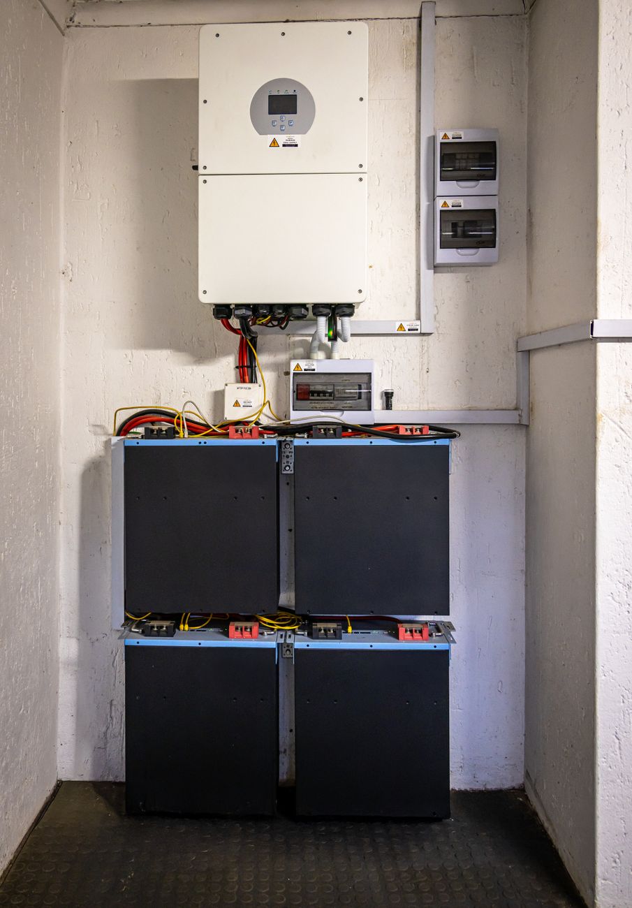 UPS, Inverters & Batteries