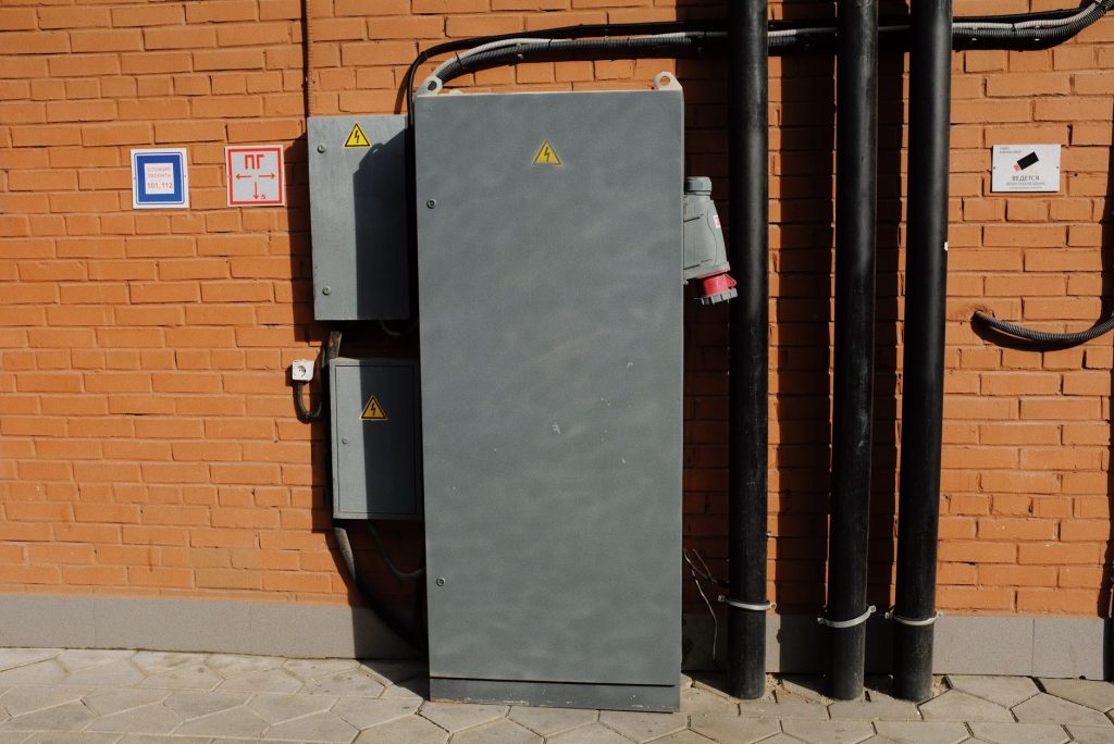 Premium UPS, Inverters & Batteries