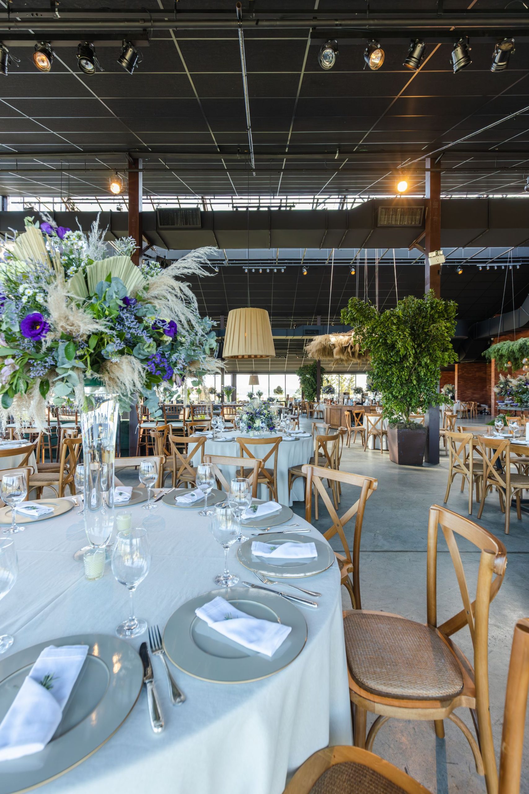 Formal banquet setting