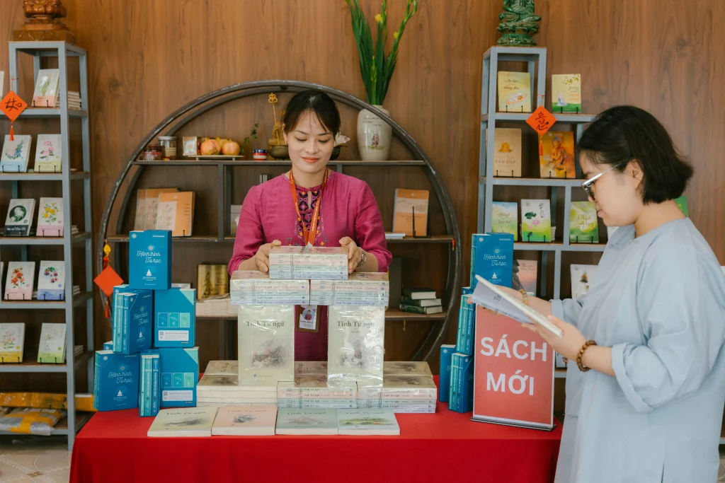 Books & Stationery Customer Service Ecommerce Questions Support Premium Store Lifestyle