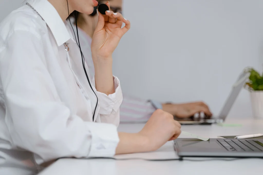 Fashion ecommerce customer support