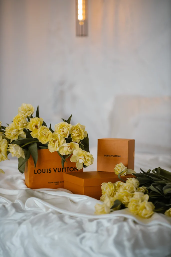 Flowers & Gifts Product Details Ecommerce Premium Product Lifestyle