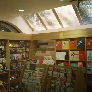 Flowers & Gifts Store Product Display