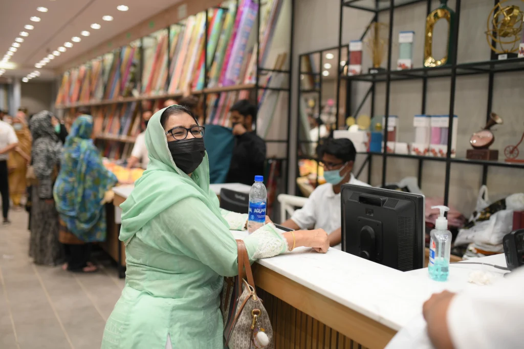 Garments Store Customer Support Ecommerce Contact Service Desk Premium Store Lifestyle