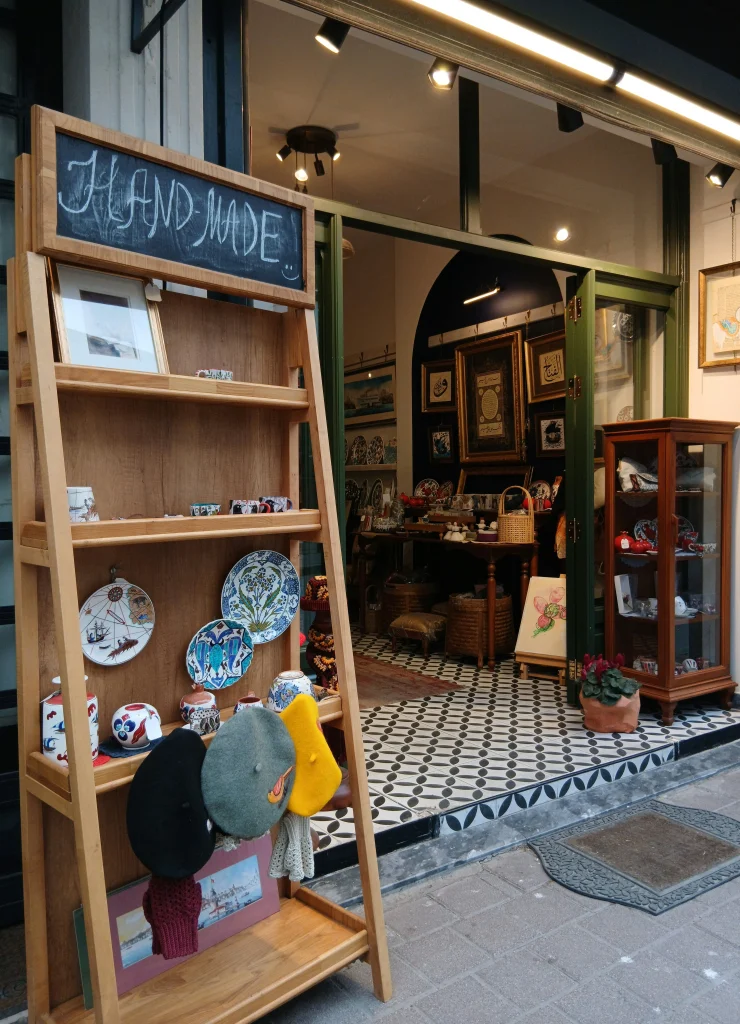 Handmade & Crafts Brand Story Retail Values Craftsmanship Customer Experience Premium Store Lifestyle