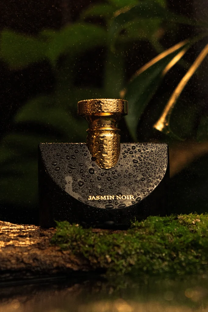 Perfume & Fragrance Product Details Ecommerce Premium Product Lifestyle