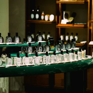 Perfume & Fragrance Shopping Lifestyle