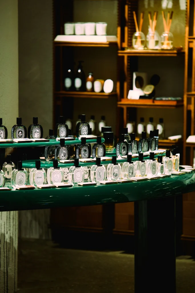Perfume & Fragrance Shopping Lifestyle