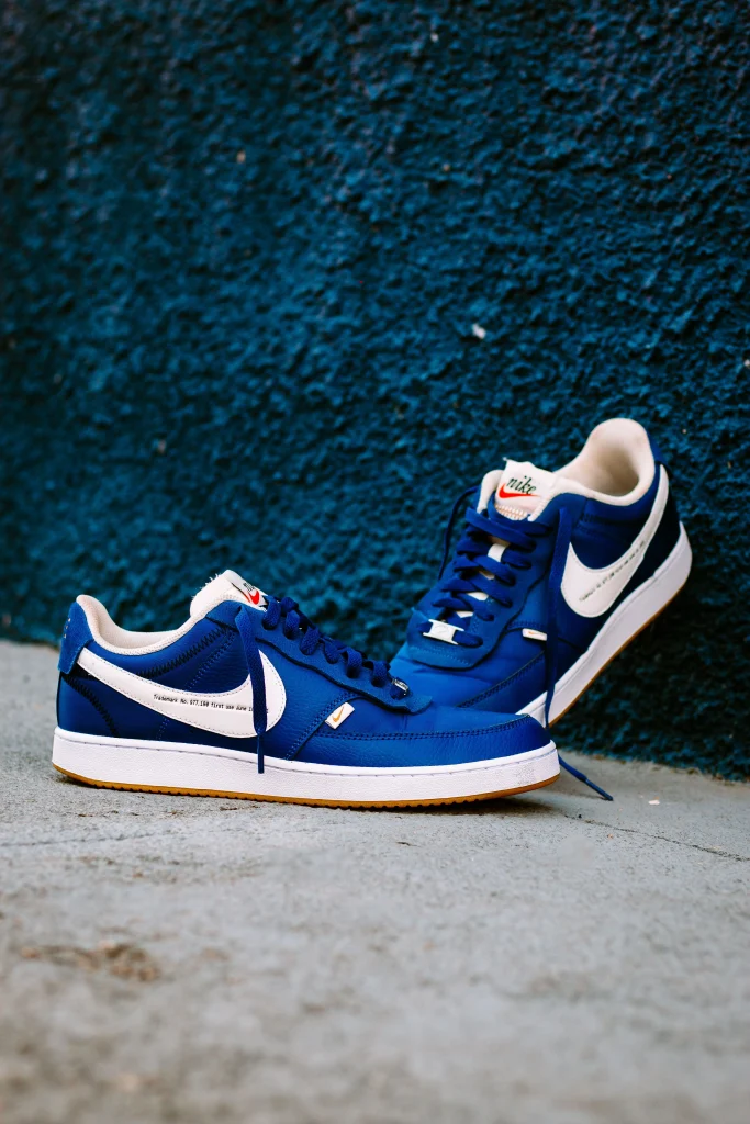 Shoes & Sneakers Contact Ecommerce Lifestyle