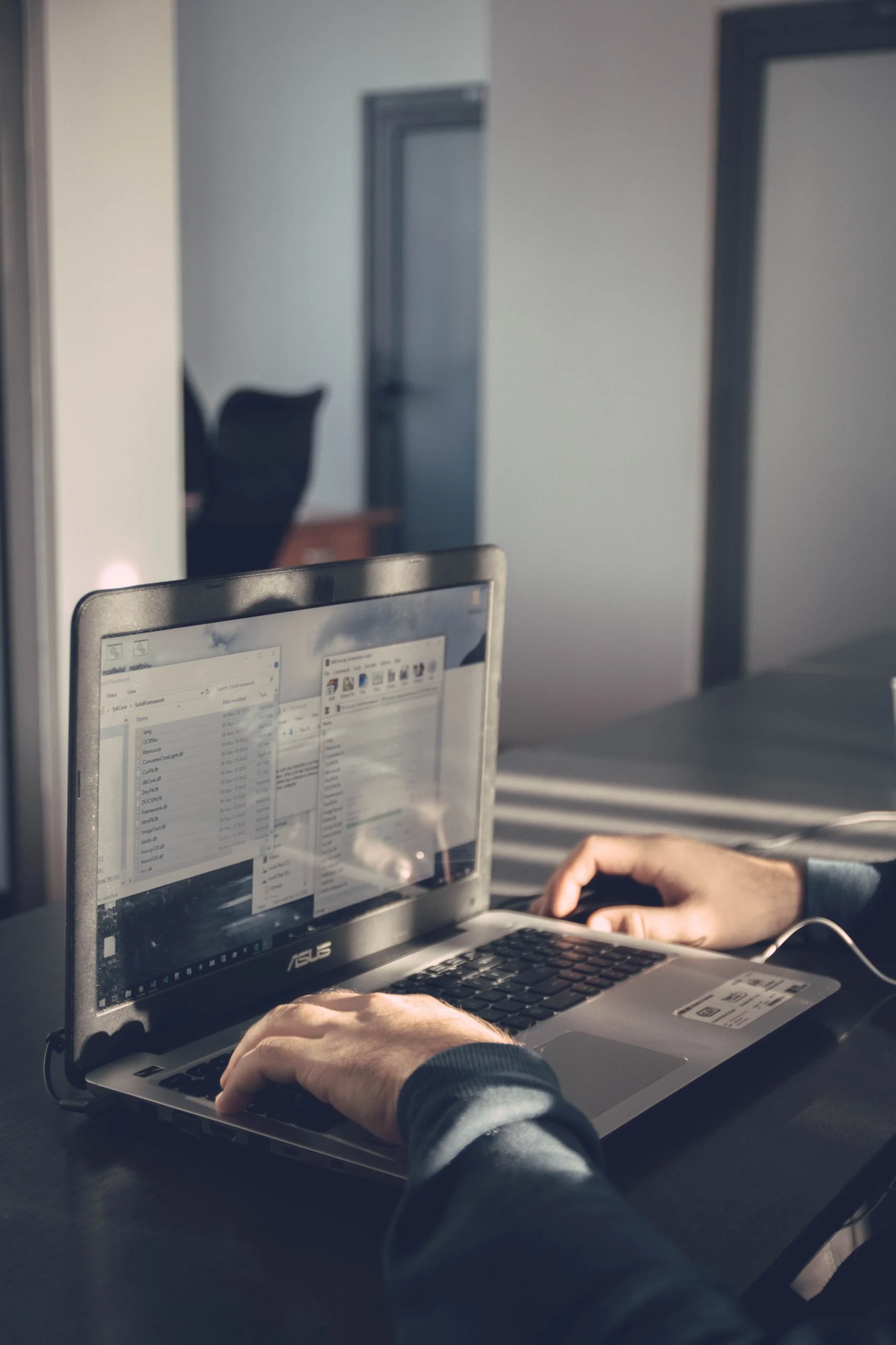 Software License Laptop Workspace Technology