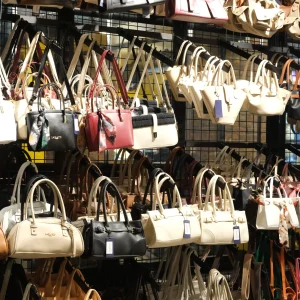 Handbags Store alternate store layout