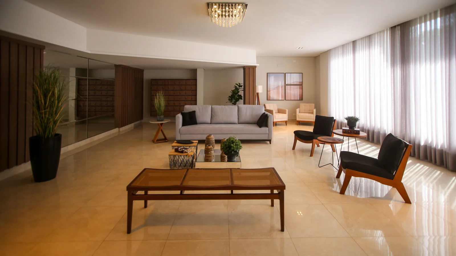 Modern Furniture alternate store layout