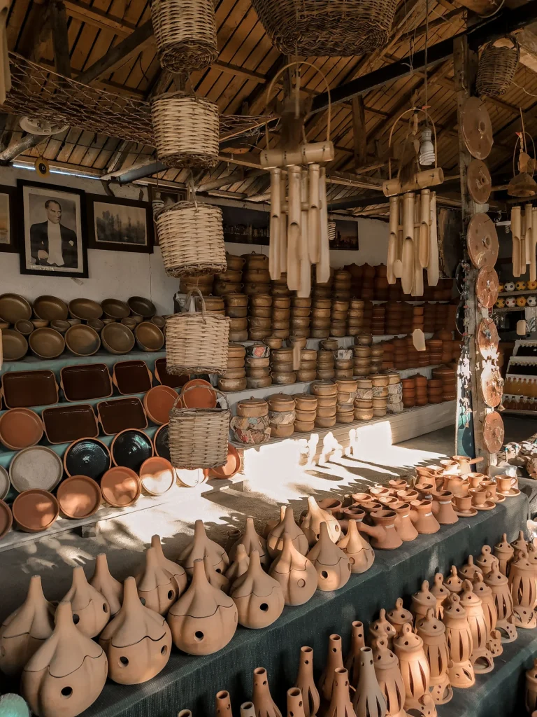 Pottery Store premium slider image