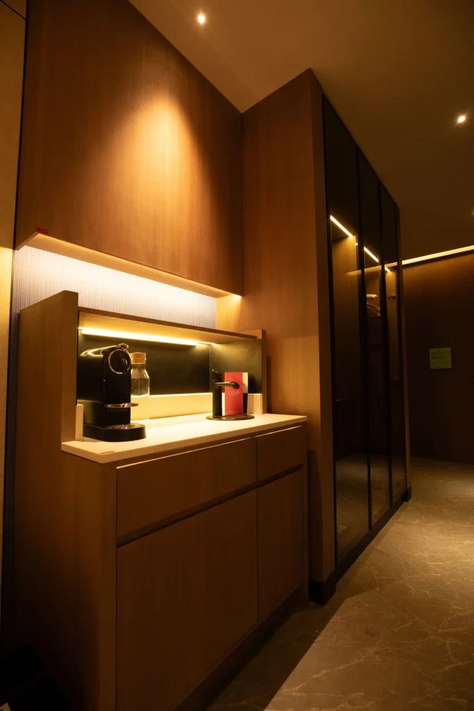 Kitchen Furniture premium slider image