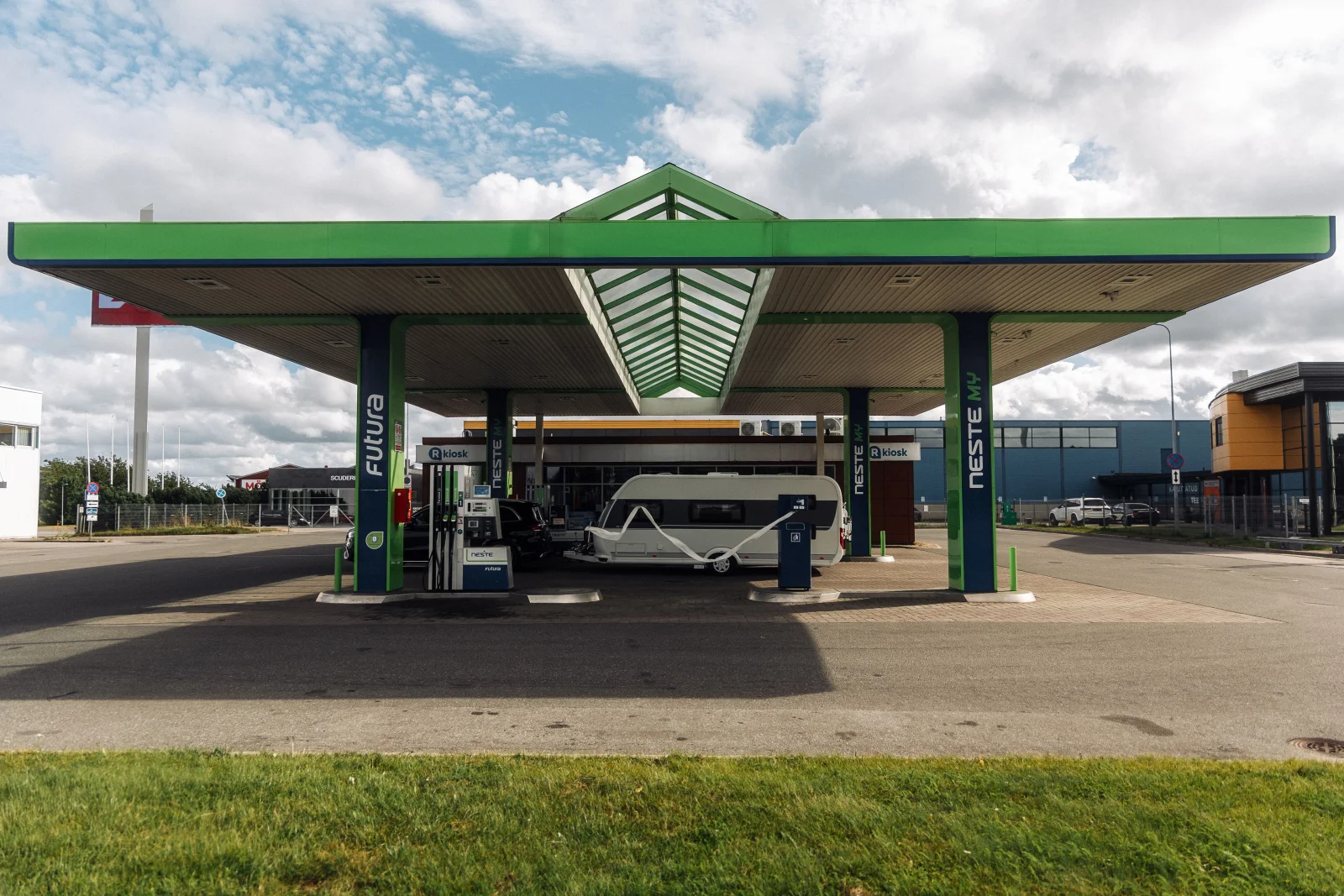 RV & Caravan Store premium slider image