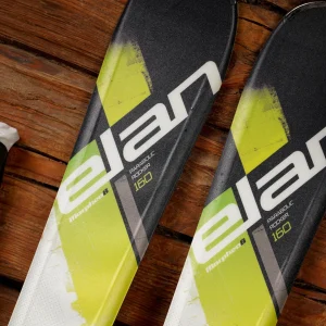 Ski & Snow Gear premium slider image